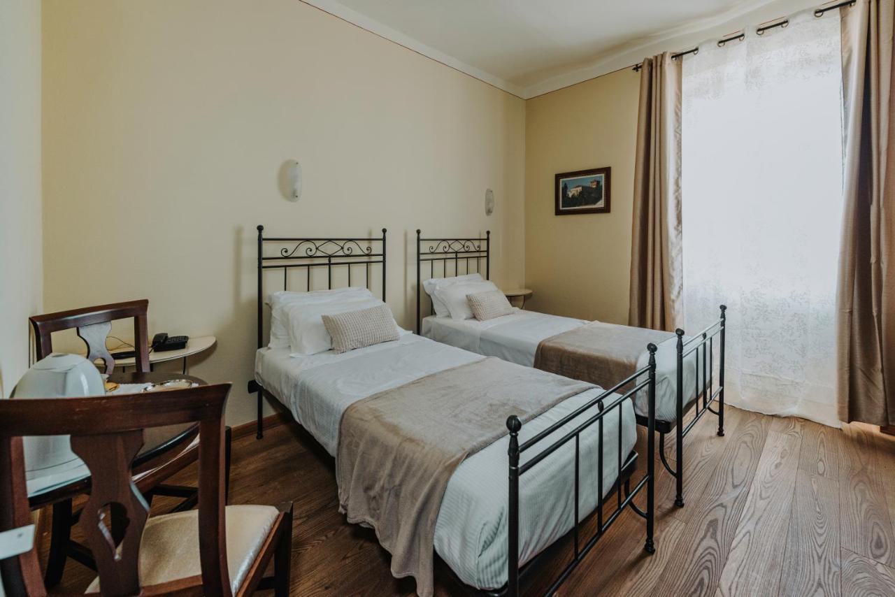 Il Castello Di Bubbio Hotel Bagian luar foto