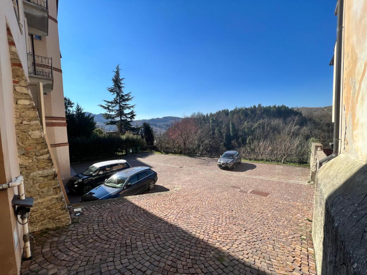 Il Castello Di Bubbio Hotel Bagian luar foto