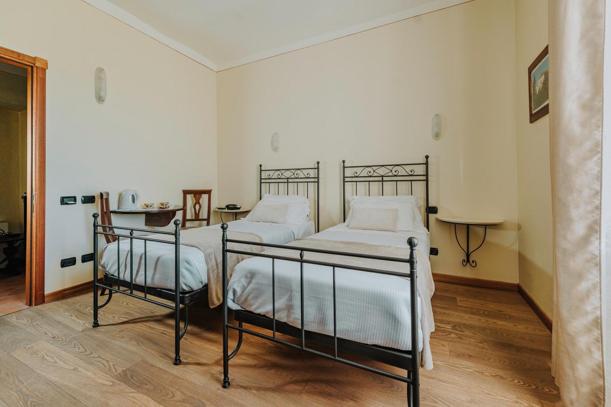 Il Castello Di Bubbio Hotel Bagian luar foto