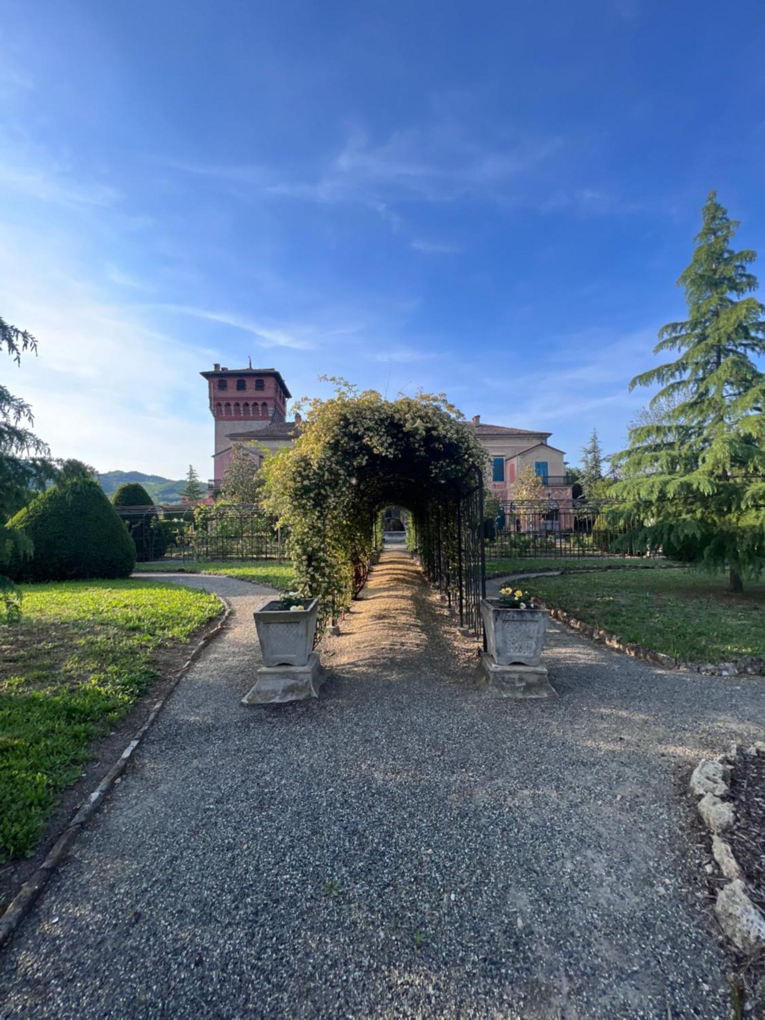 Il Castello Di Bubbio Hotel Bagian luar foto