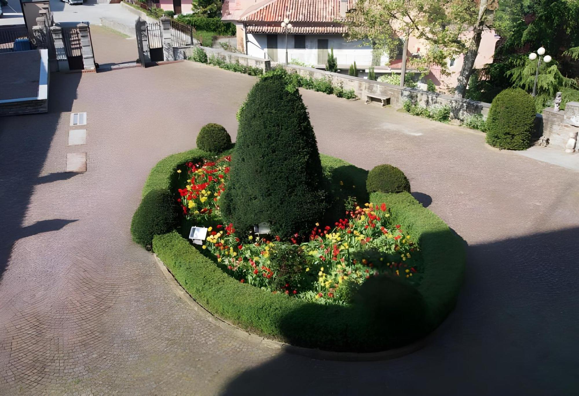 Il Castello Di Bubbio Hotel Bagian luar foto
