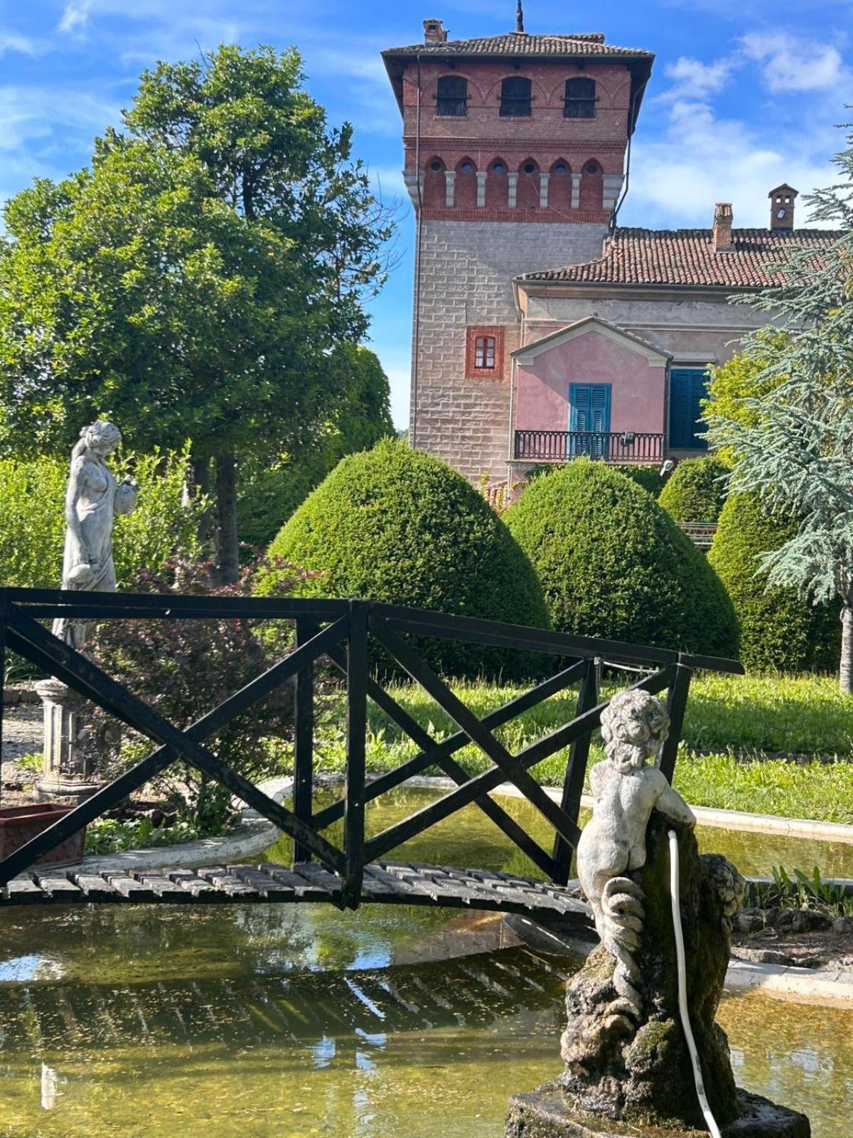 Il Castello Di Bubbio Hotel Bagian luar foto