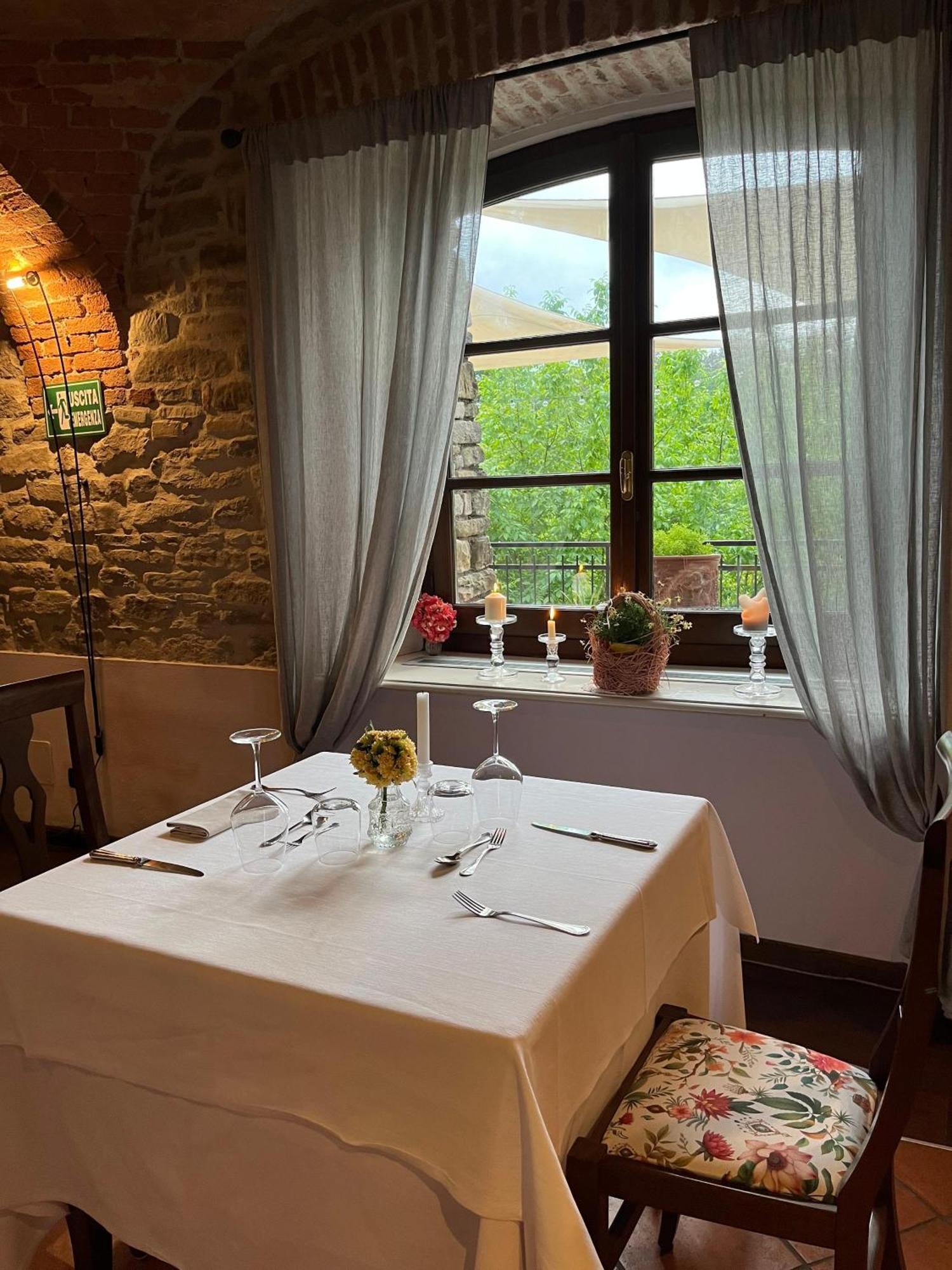 Il Castello Di Bubbio Hotel Bagian luar foto
