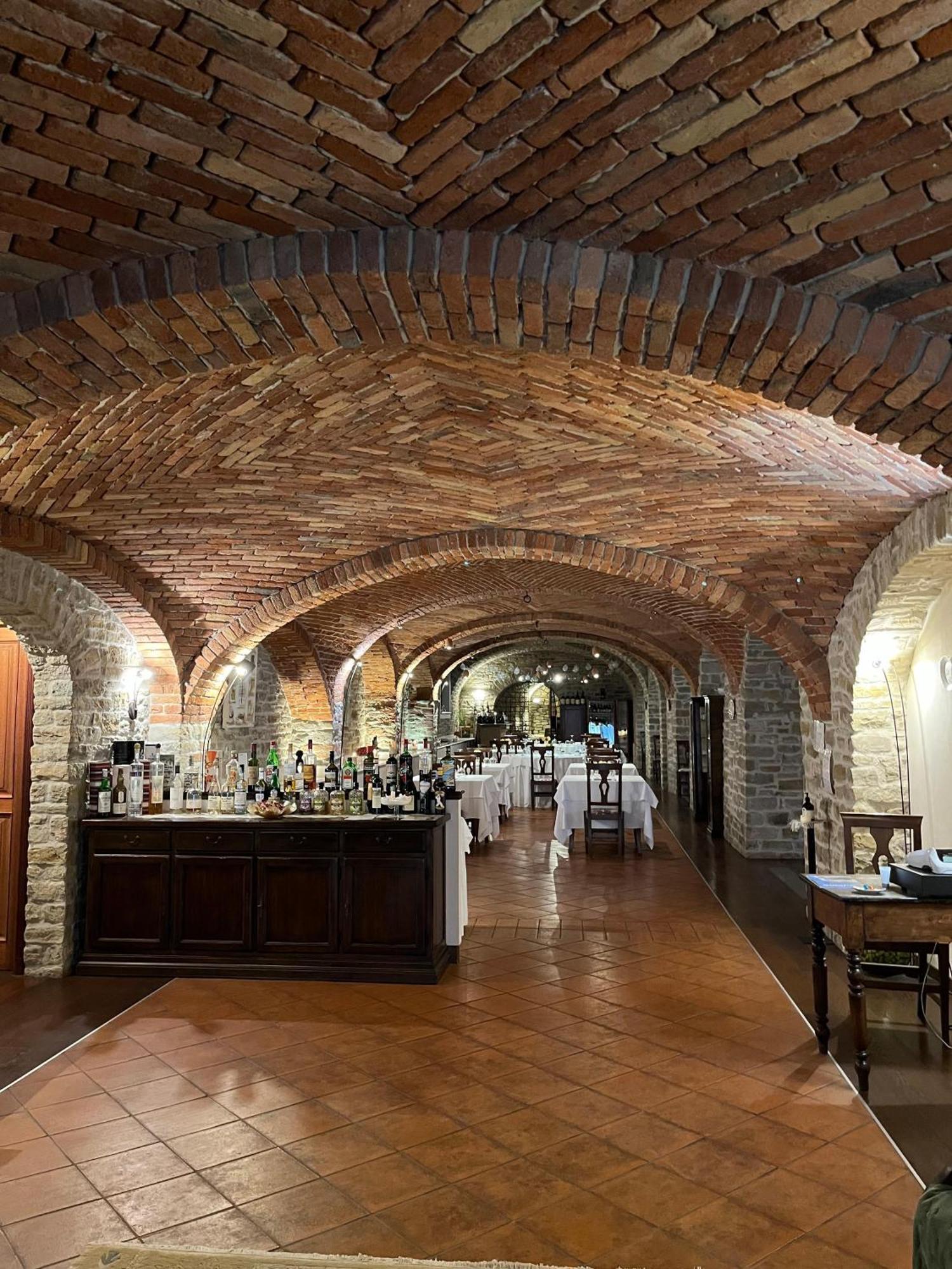 Il Castello Di Bubbio Hotel Bagian luar foto