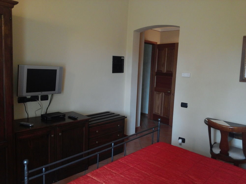 Il Castello Di Bubbio Hotel Bagian luar foto