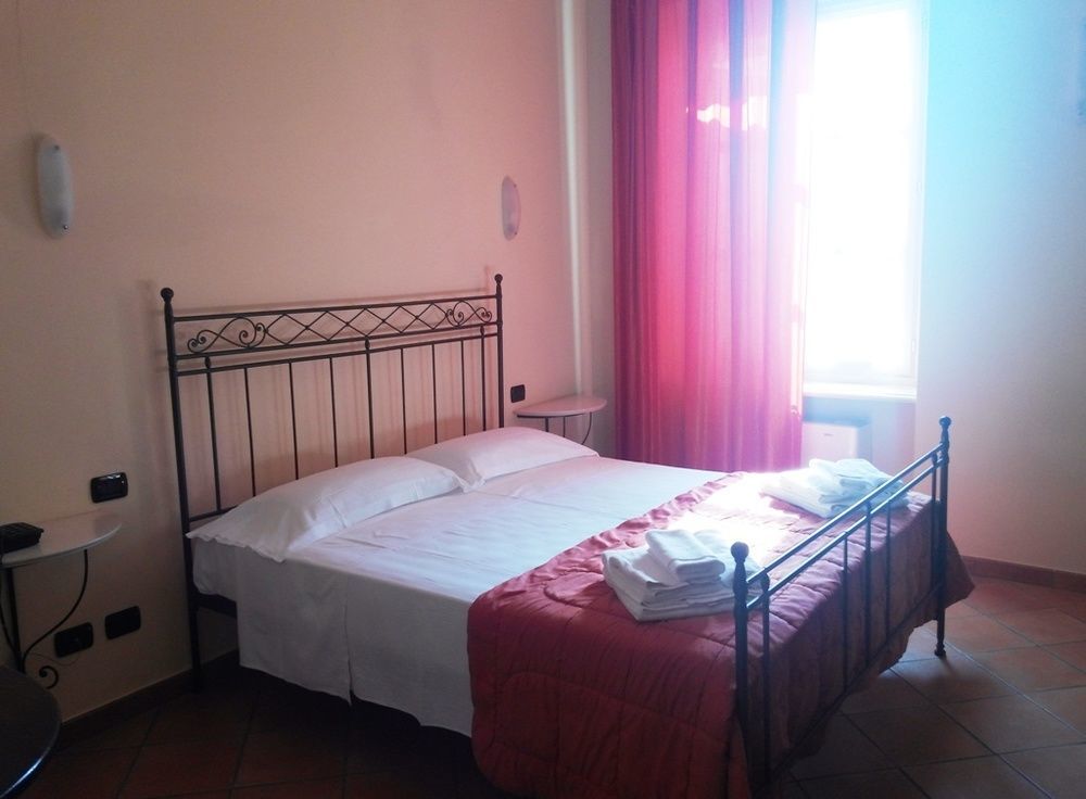 Il Castello Di Bubbio Hotel Bagian luar foto