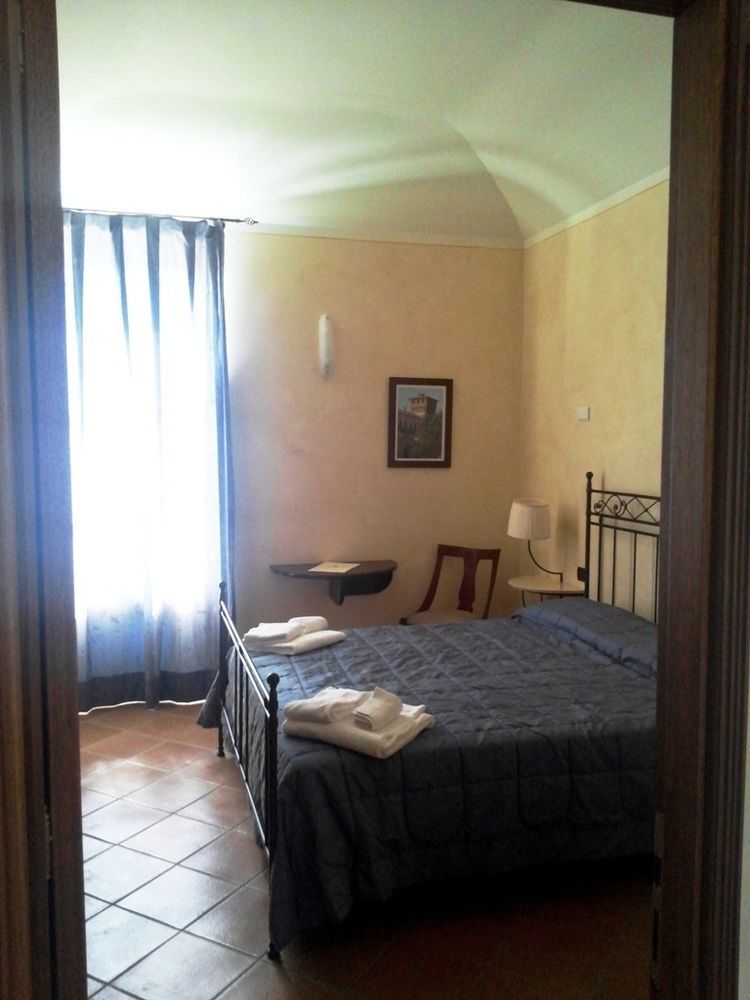 Il Castello Di Bubbio Hotel Bagian luar foto