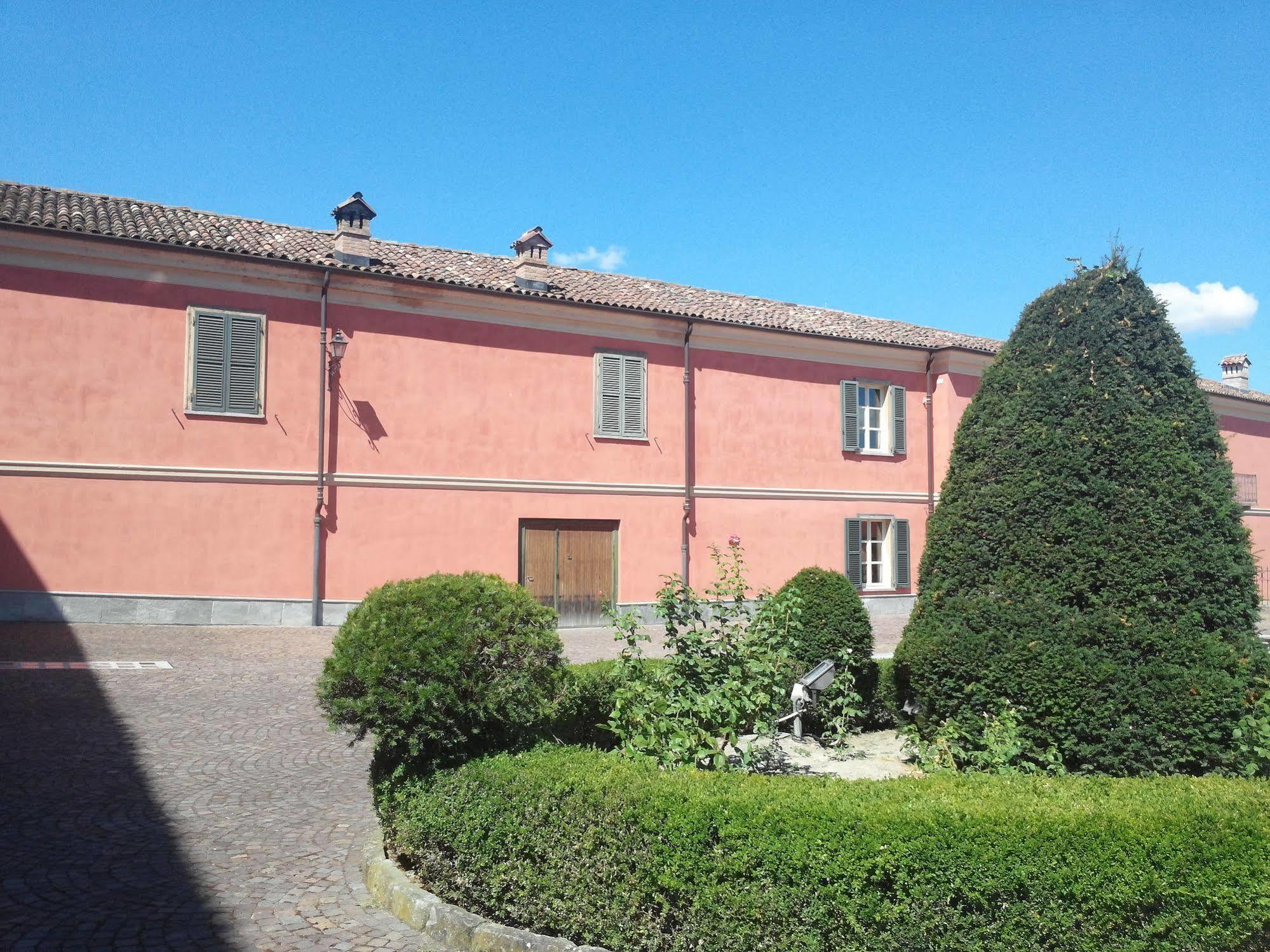 Il Castello Di Bubbio Hotel Bagian luar foto
